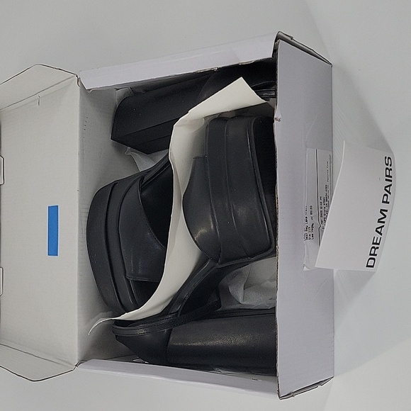 Black Platform Heels New In Box - Picture 8 of 16